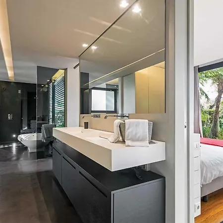 Sleeps 8 Pool Air Con Nossa Senhora do Monte